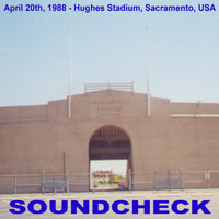 Pink Floyd - Hughes Stadium Soundcheck  (Hughes Stadium, Sacramento, California, USA, 04.20)